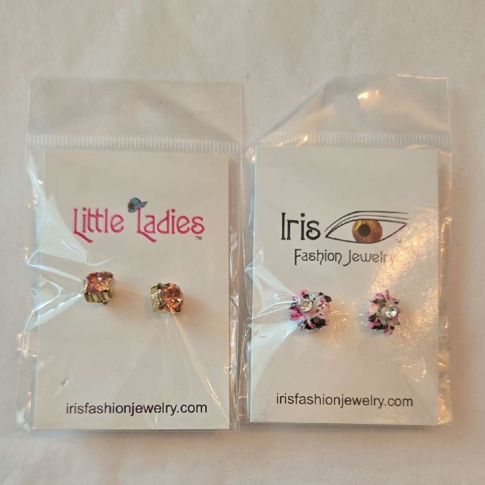 NWT 2 Pairs Stud Earring Coral Rhinestones And Splatter Paint Flowers
